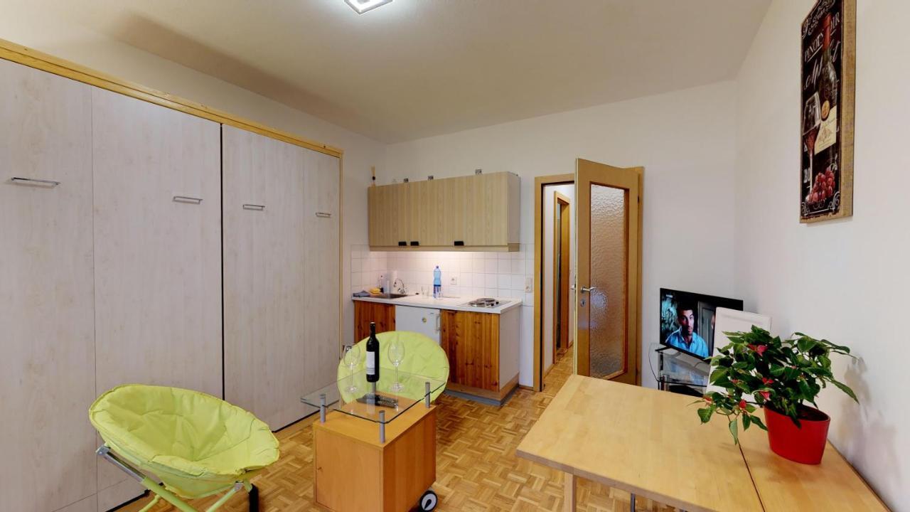 Vintage Garconiere Mit Balkon - 25 M2 Lägenhet Gmunden Exteriör bild